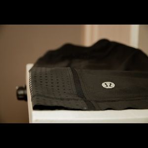 Lululemon Pacebreaker - Vintage Black - 8"